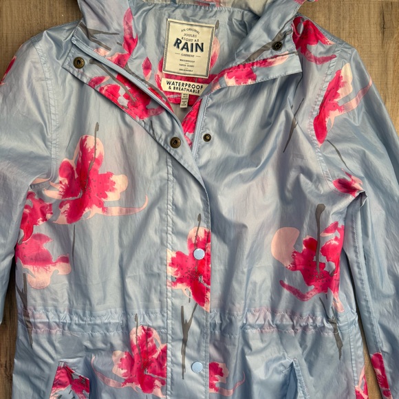 Joules Pink and Blue Floral Lightweight Pockets Hooded Raincoat Jacket - Picture 3 of 12